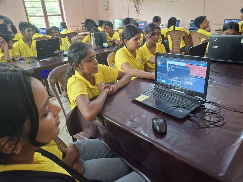 പ്രമാണം:26043 lkcamp 4.jpg