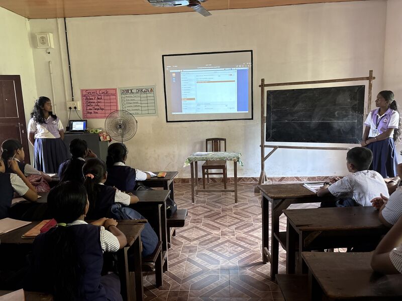 പ്രമാണം:28022 computer class(1).jpg