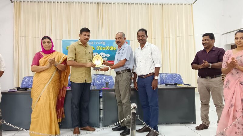 പ്രമാണം:29228 adar4.jpg