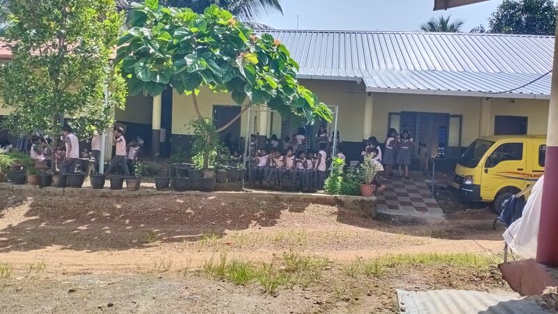 പ്രമാണം:33256-schoolbuilding.jpg