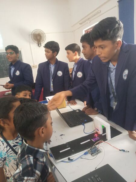 പ്രമാണം:36026 2025robotic6.jpg