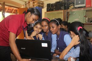 38102-pookalam teaching lk-4.JPG