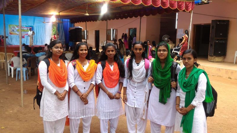 പ്രമാണം:41011 kalothsavam.jpg