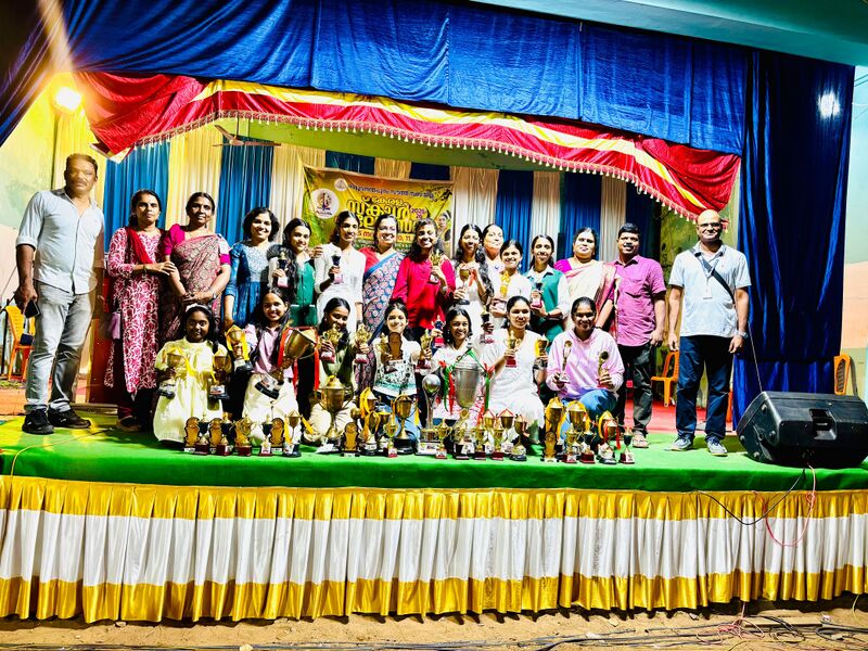 പ്രമാണം:43085 kalo11.jpeg