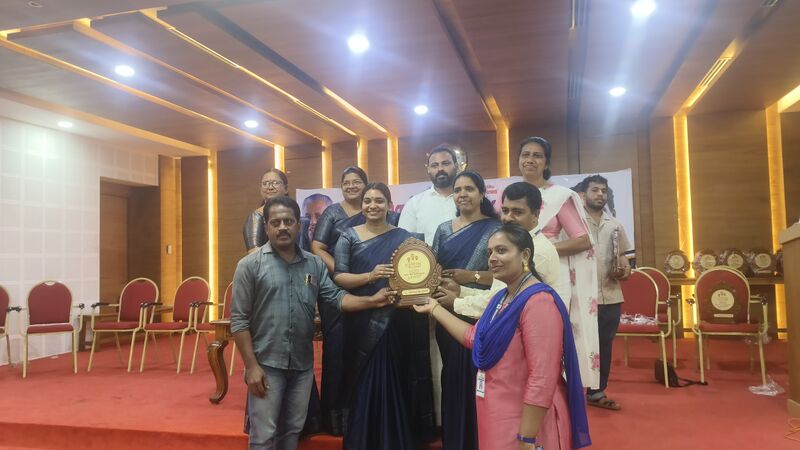 പ്രമാണം:44055 Jilla Panchayat thilakkam2025.jpg