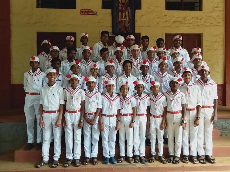 പ്രമാണം:Redcross Members.jpg