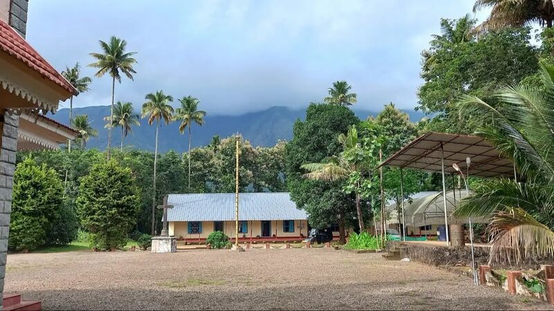 പ്രമാണം:SGHS Mukkulam.jpg