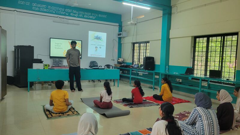 പ്രമാണം:Yoga day 15086.jpg