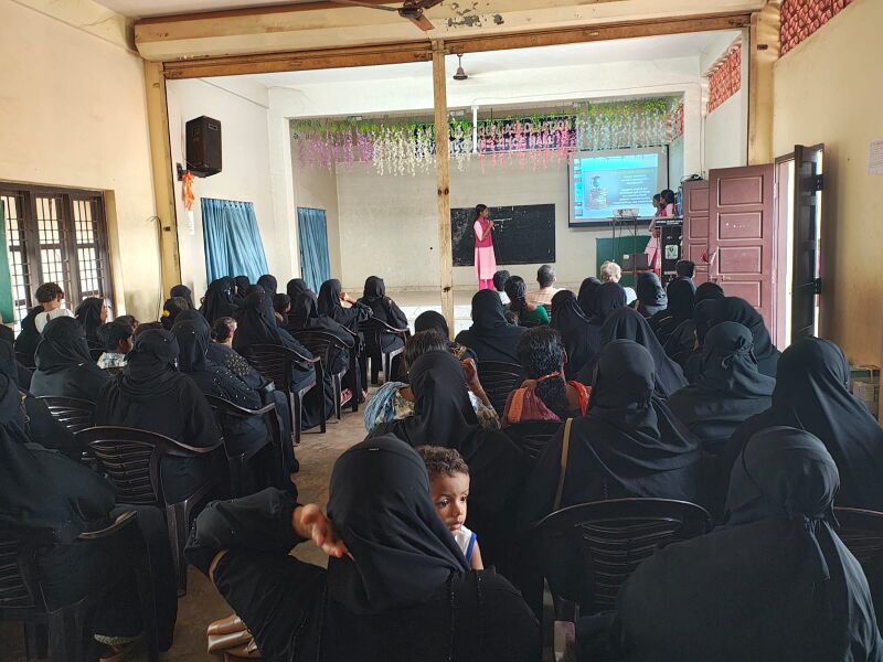 പ്രമാണം:11006 class@nellikkunnu1.jpg