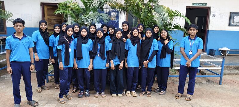 പ്രമാണം:12038 lk members(1).jpg