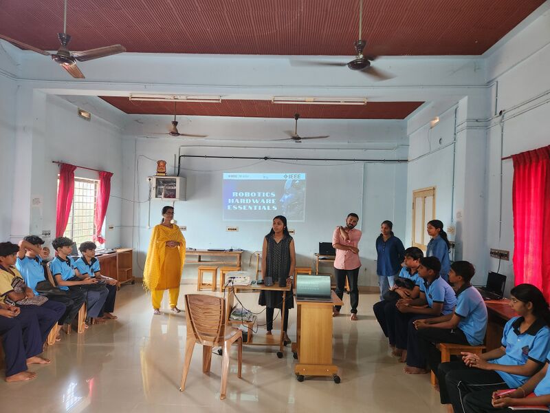 പ്രമാണം:13034 robonest5.jpg