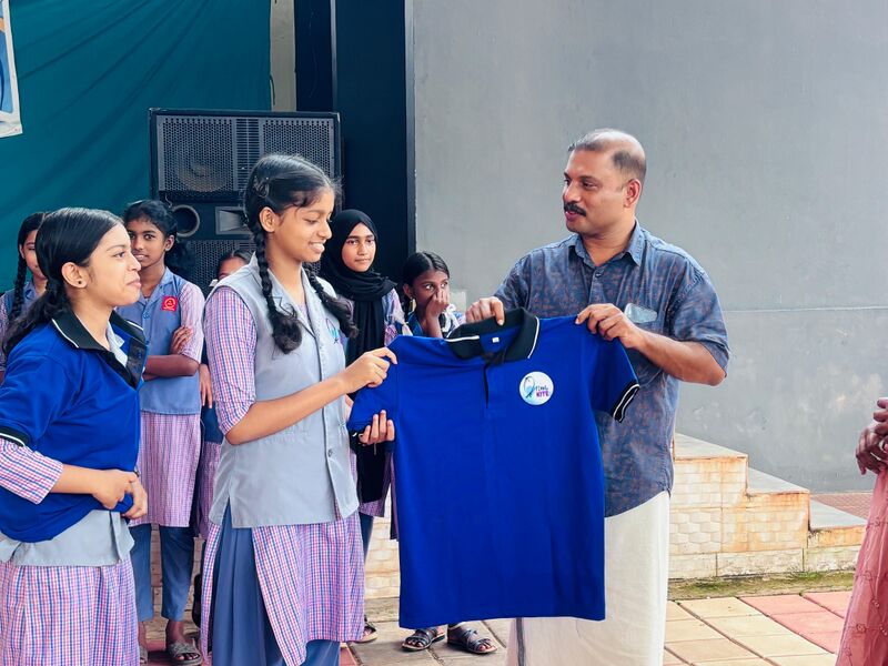 പ്രമാണം:13098 lk.jpg