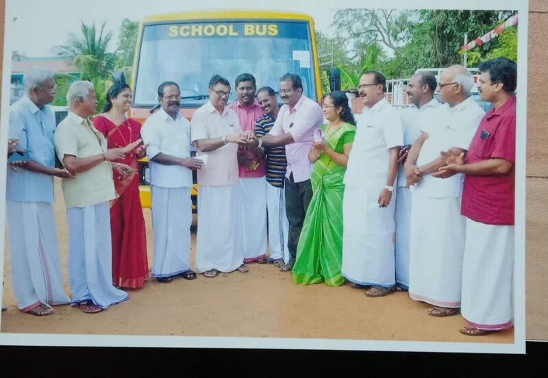 പ്രമാണം:22220 bus.jpg
