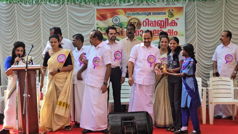 പ്രമാണം:25070 Jan26 PrizeAnanyaSruthi.jpg