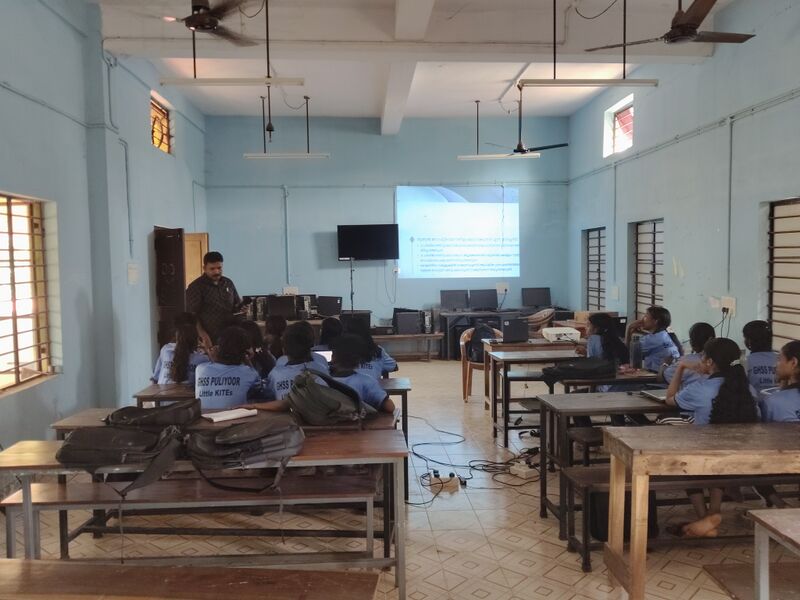 പ്രമാണം:36064 LK special training 1.jpeg