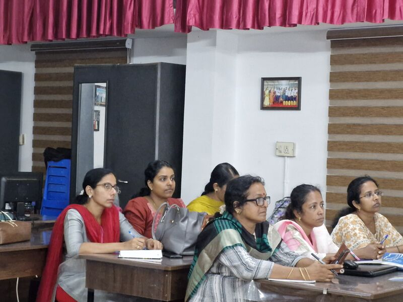 പ്രമാണം:37001-samagra Training-2.jpg