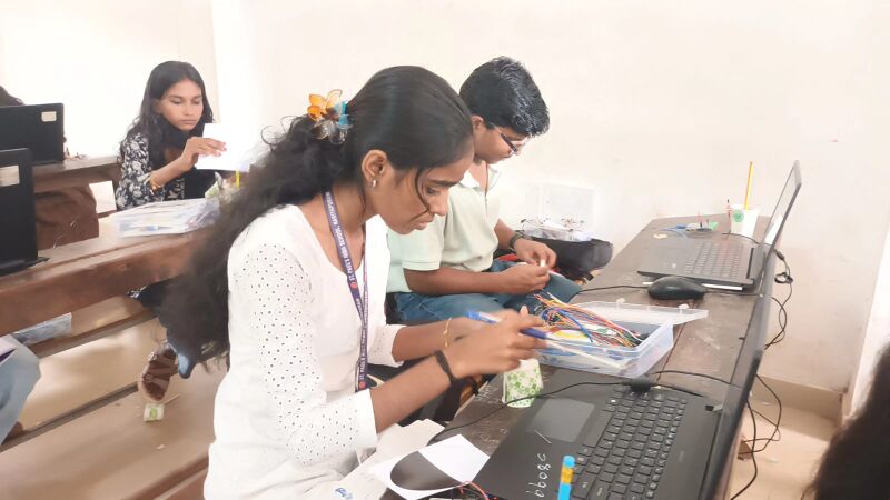 പ്രമാണം:38099 LK camp.jpg