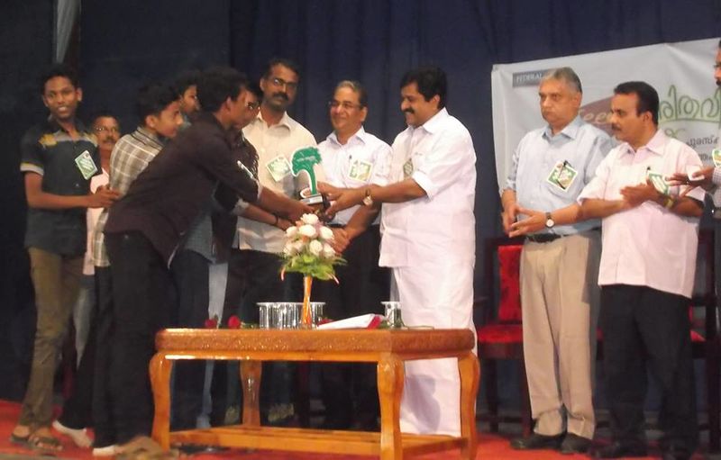 പ്രമാണം:42021 1999001.jpg