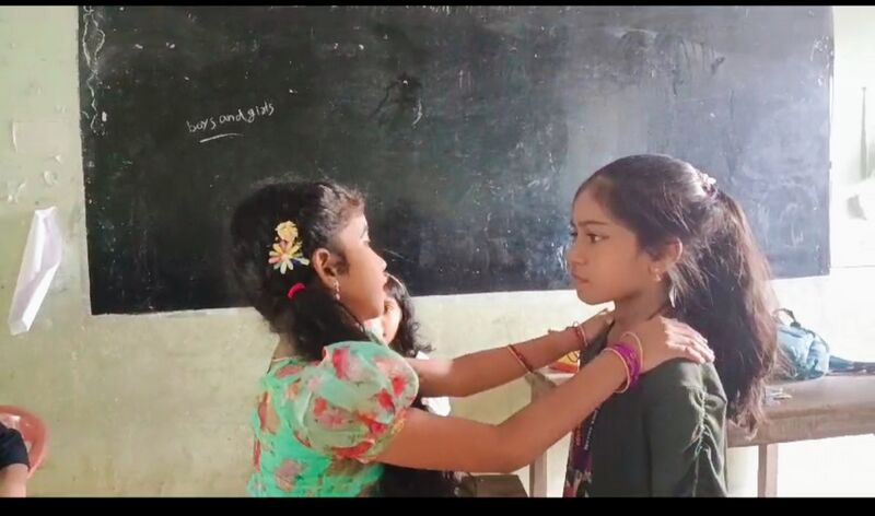 പ്രമാണം:42071 lp skit.jpg