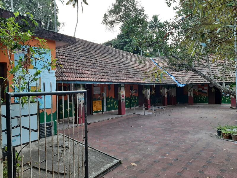 പ്രമാണം:42207 school3.jpeg