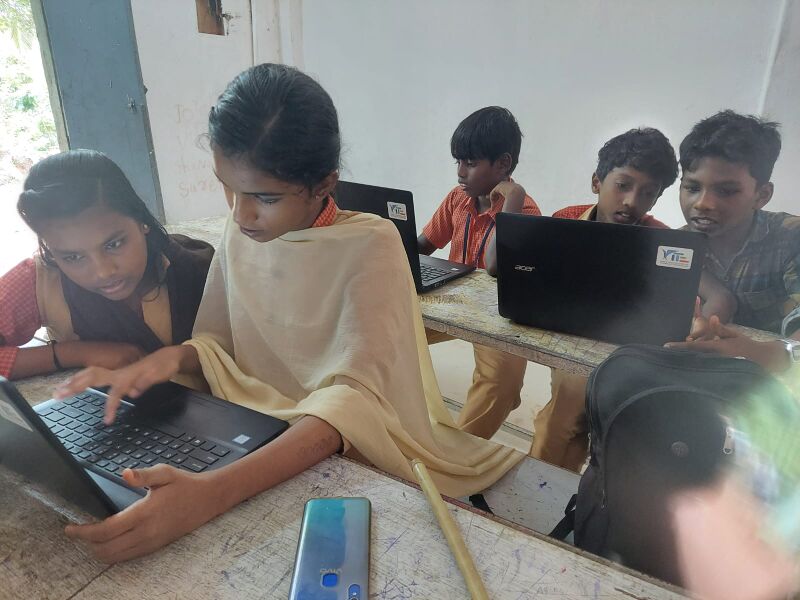 പ്രമാണം:44248-hitech-IT .jpg