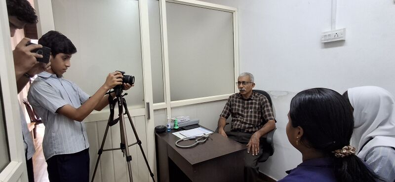 പ്രമാണം:47064 lk interview1.jpg