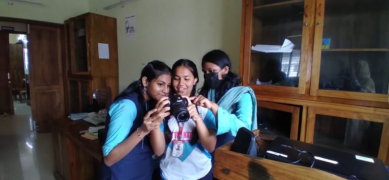 പ്രമാണം:Reels making0.jpg