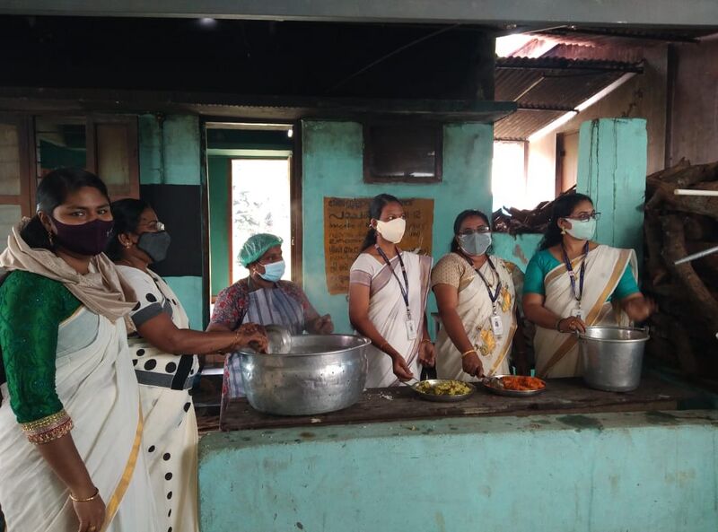 പ്രമാണം:ഉച്ച ഭക്ഷണം ...തയ്യാർ.jpg