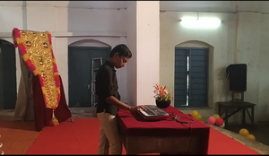 സംഗീത ഉപകരണം വായിക്കുന്നു.png