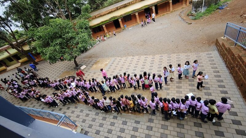 പ്രമാണം:12058 hiroshimaday lp1.jpg