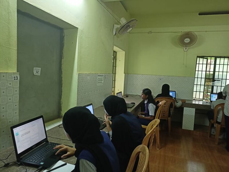 പ്രമാണം:14035 ph1.jpg