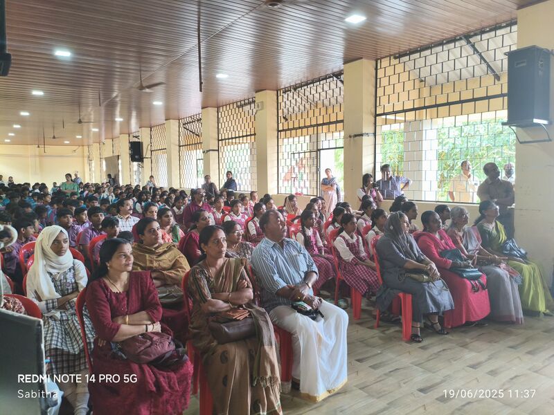 പ്രമാണം:15048 r3.jpg