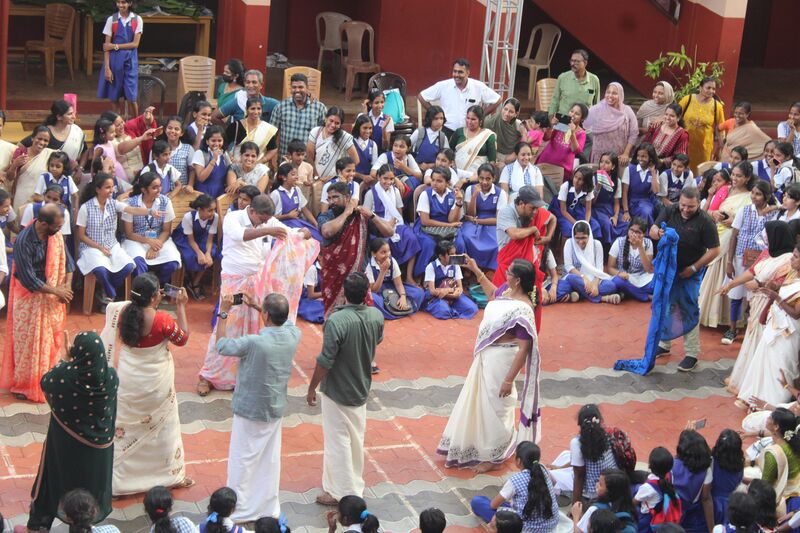 പ്രമാണം:16002 onam23-24 14.jpg