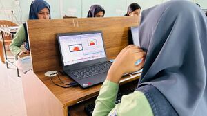 18023-Hitech-Computer lab.jpg