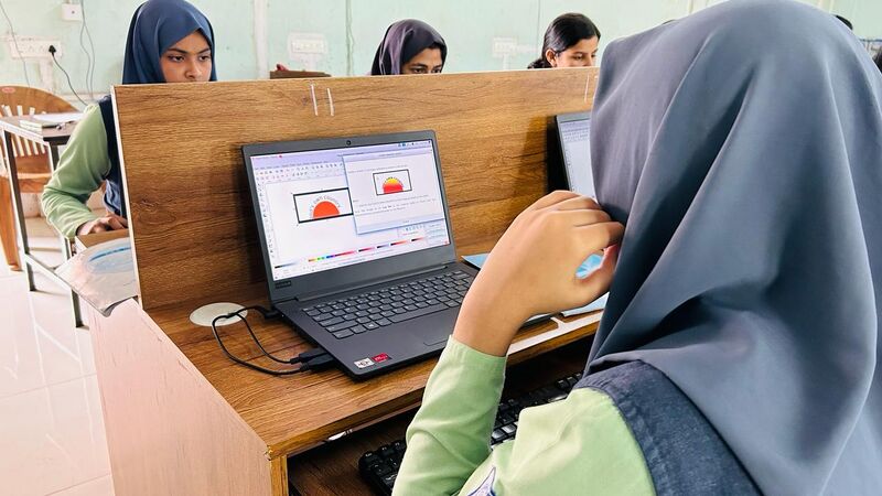 പ്രമാണം:18023-Hitech-Computer lab.jpg