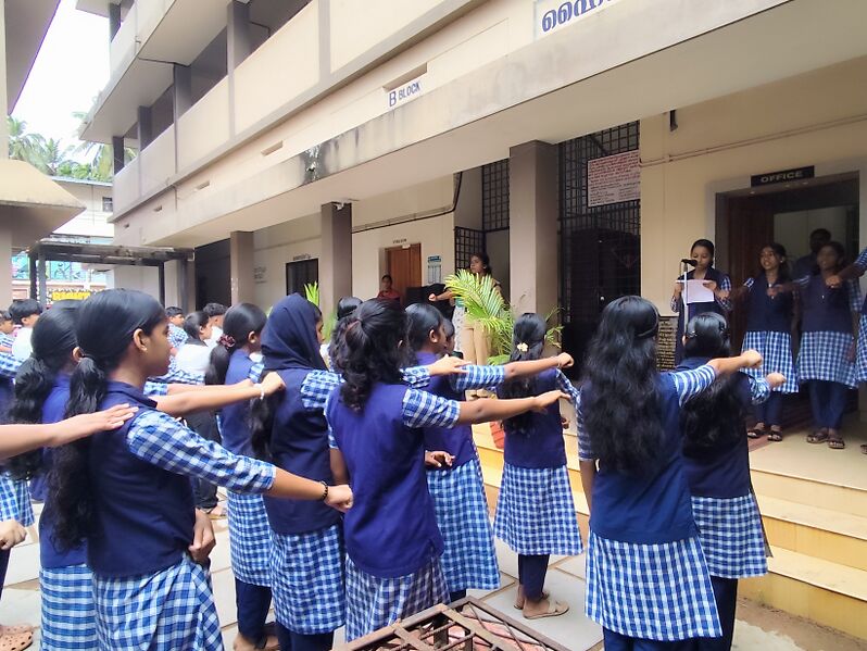 പ്രമാണം:19054 special assembly.jpg