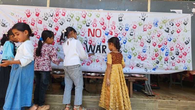 പ്രമാണം:19817 hiroshimadinam 25 26 2.jpg