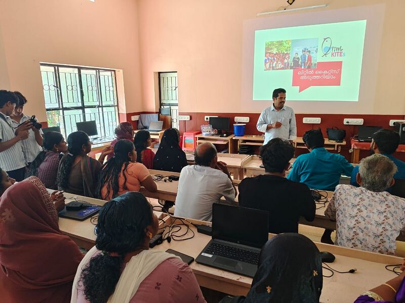 പ്രമാണം:21086-lk-parents meet25.jpg