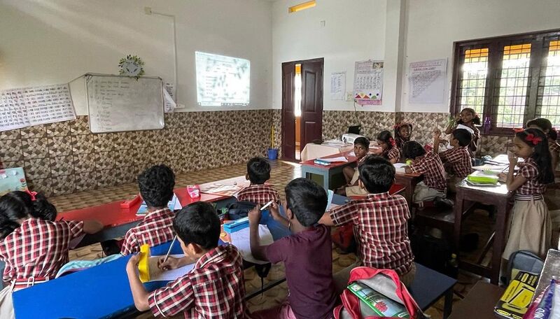 പ്രമാണം:22420 HIGHTEC CLASSROOM.jpg