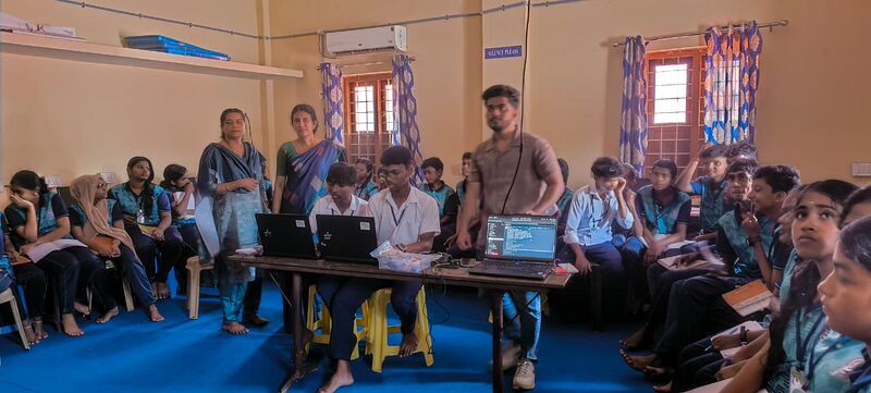 പ്രമാണം:23053robo class-2025-09-25-20-51-17.jpg