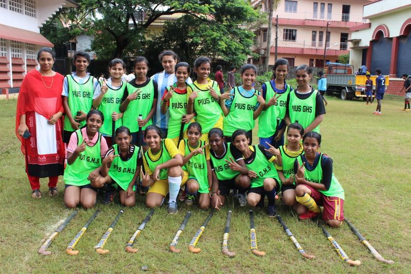 പ്രമാണം:26064hockey1.jpg