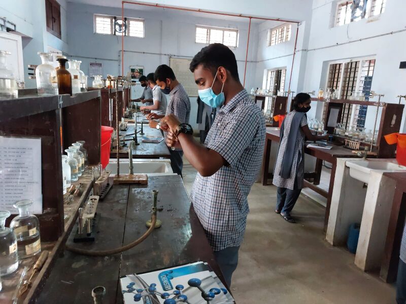 പ്രമാണം:37001 hssch4.jpeg