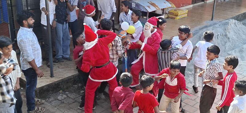 പ്രമാണം:38077 x mas 5.jpg