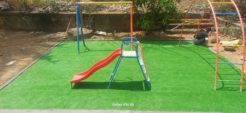 പ്രമാണം:42602-school park.jpg