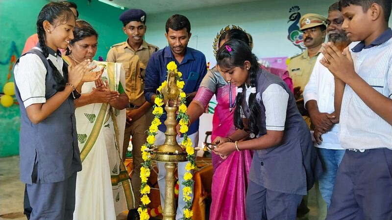 പ്രമാണം:43069 praveshana 1.jpeg