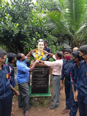 44021 statue cleaning 7.jpg