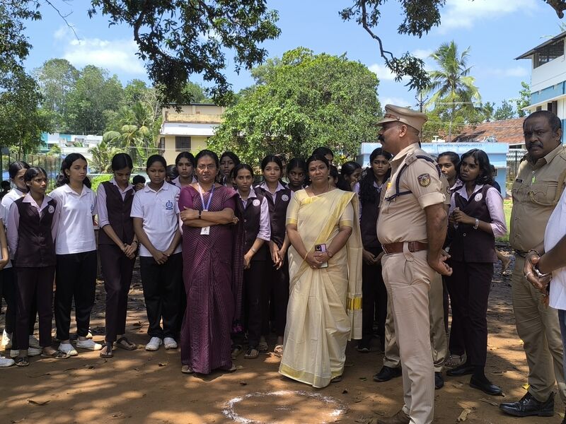 പ്രമാണം:44029 2677.jpg