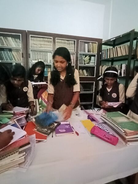 പ്രമാണം:44068 8025.jpg