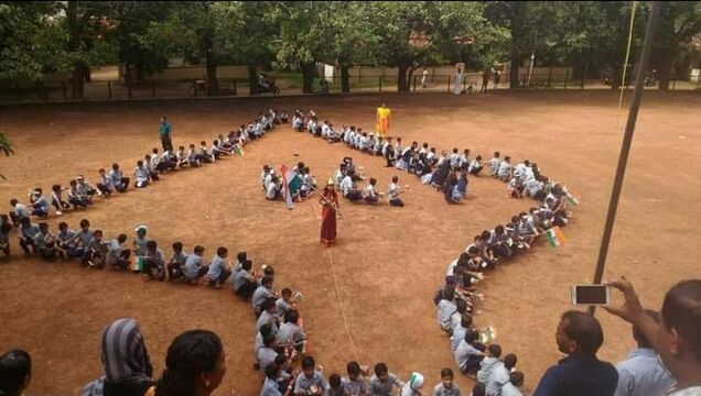 ഇന്ത്യൻ ഭൂപട മാതൃകയിൽ കുട്ടികൾ അണിനിരന്നപ്പോൾ