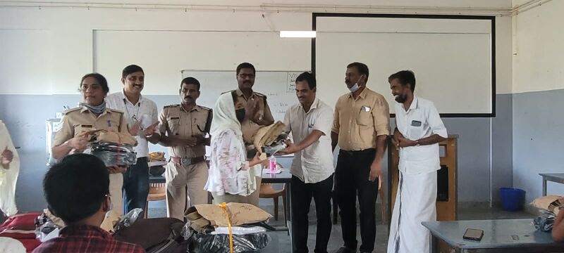 പ്രമാണം:Sha Sir U D.jpeg